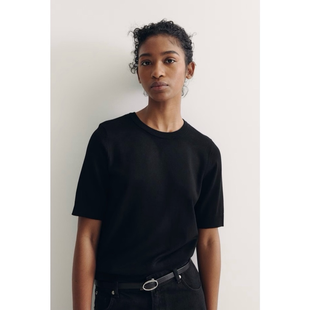 H&M Fine Knit Short Sleeve Sweater in Black Size Small